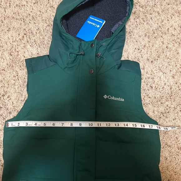 PRICE DROP TODAY!! BNWT Columbia responsible down Winter Challenger Hooded Vest! - Picture 6 of 7